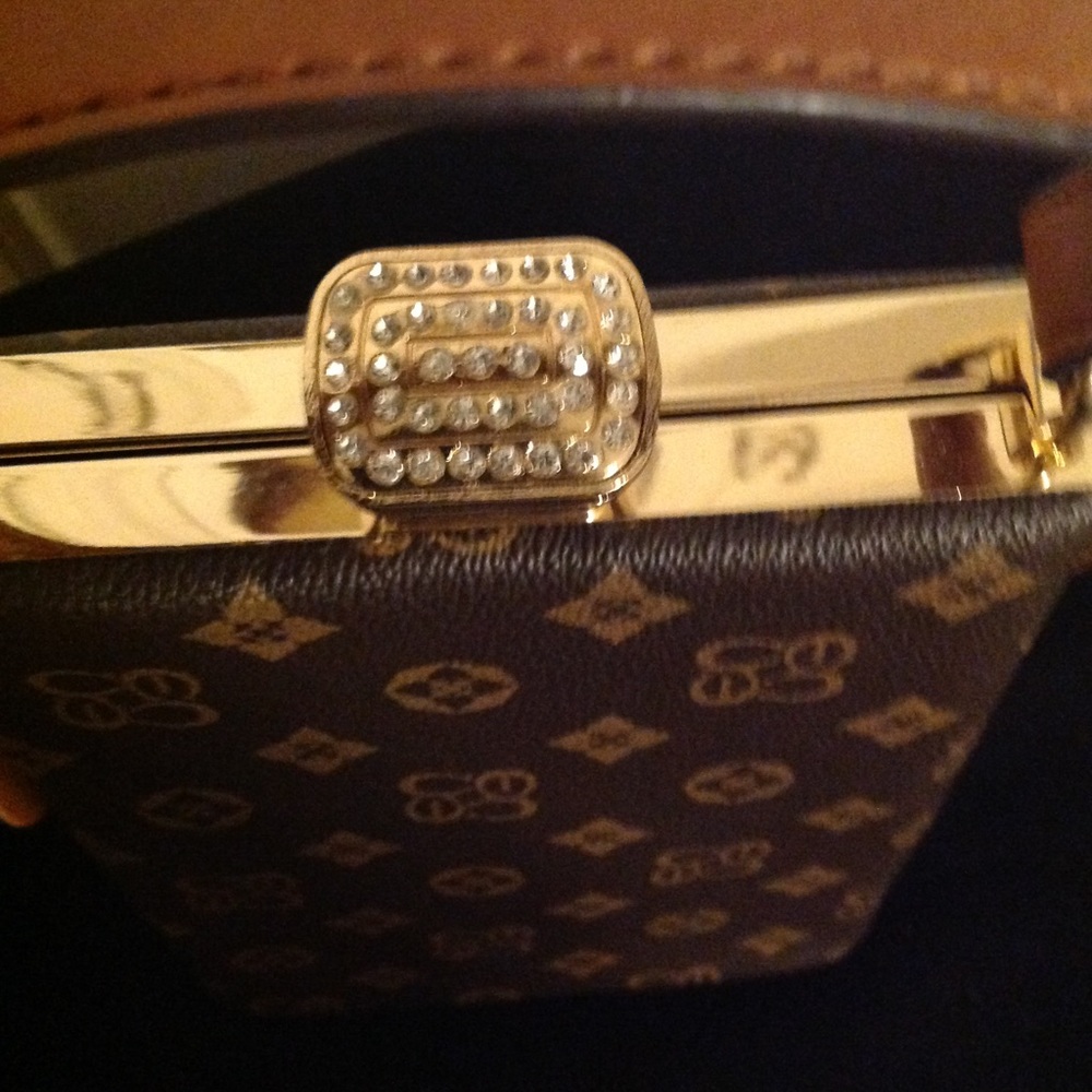 Clutch - Picture 4 of 5